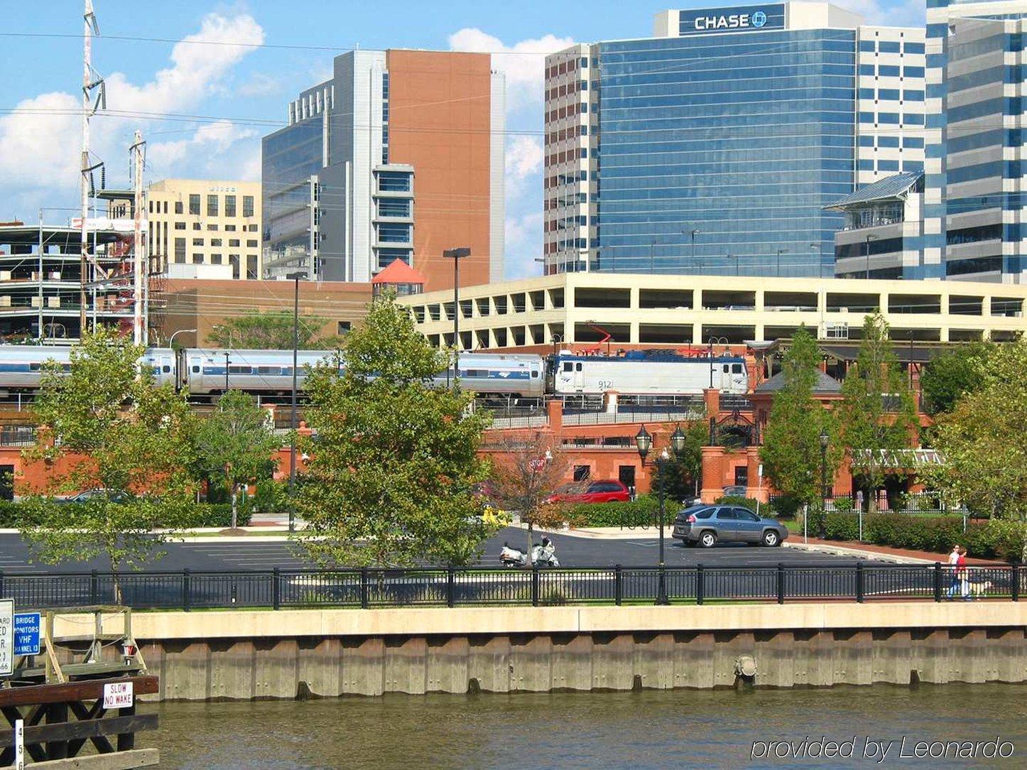 Doubletree By Hilton Hotel Wilmington Servis gambar